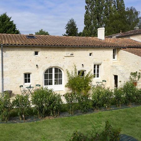 Le Clos De Tesson Buitenkant foto