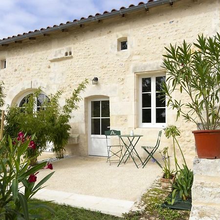 Le Clos De Tesson Buitenkant foto
