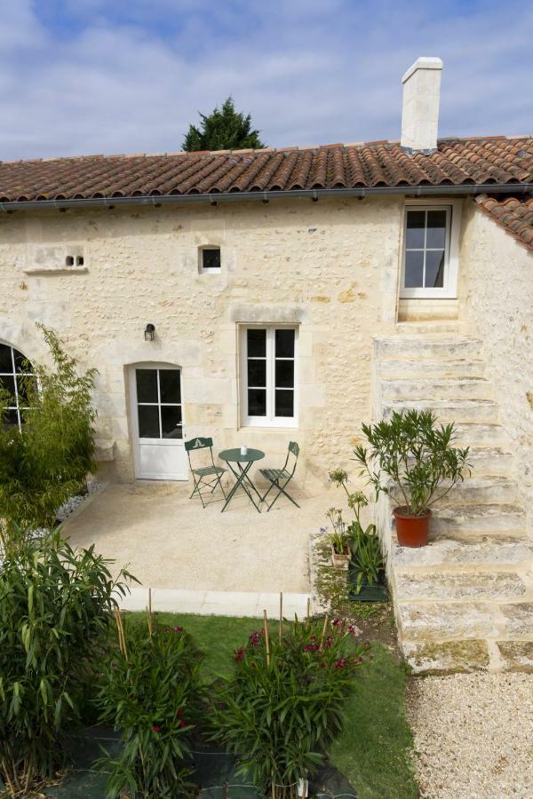Le Clos De Tesson Buitenkant foto