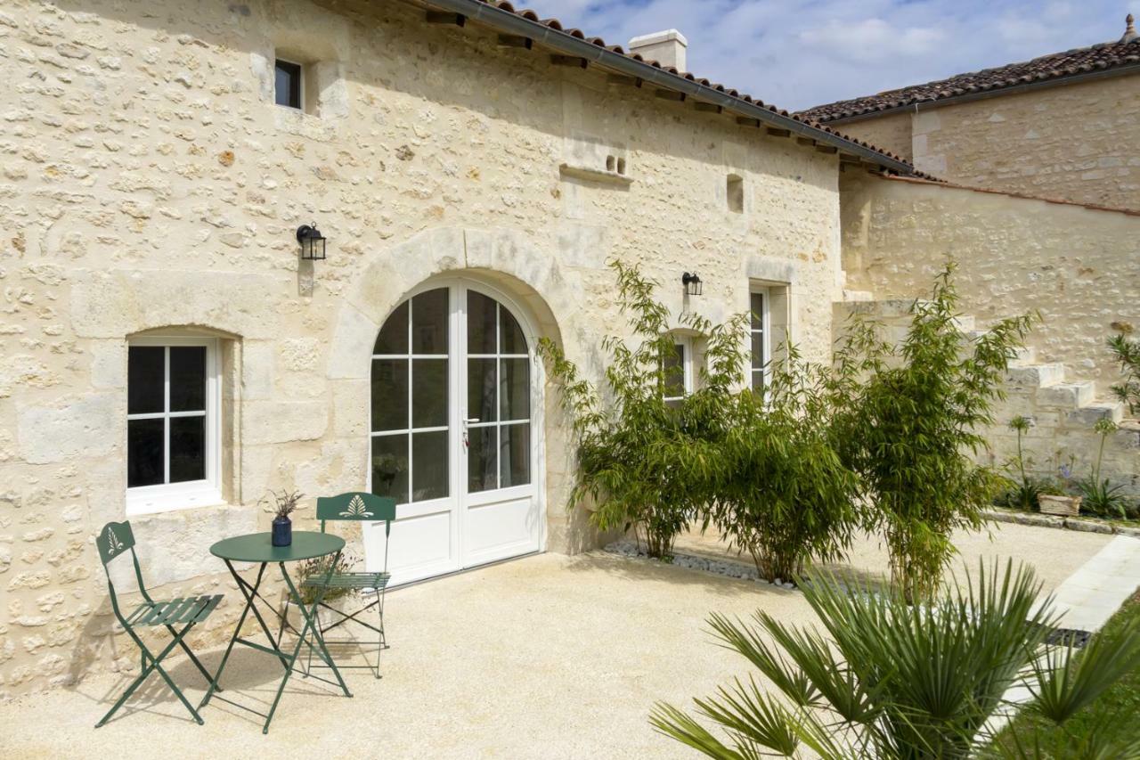 Le Clos De Tesson Buitenkant foto