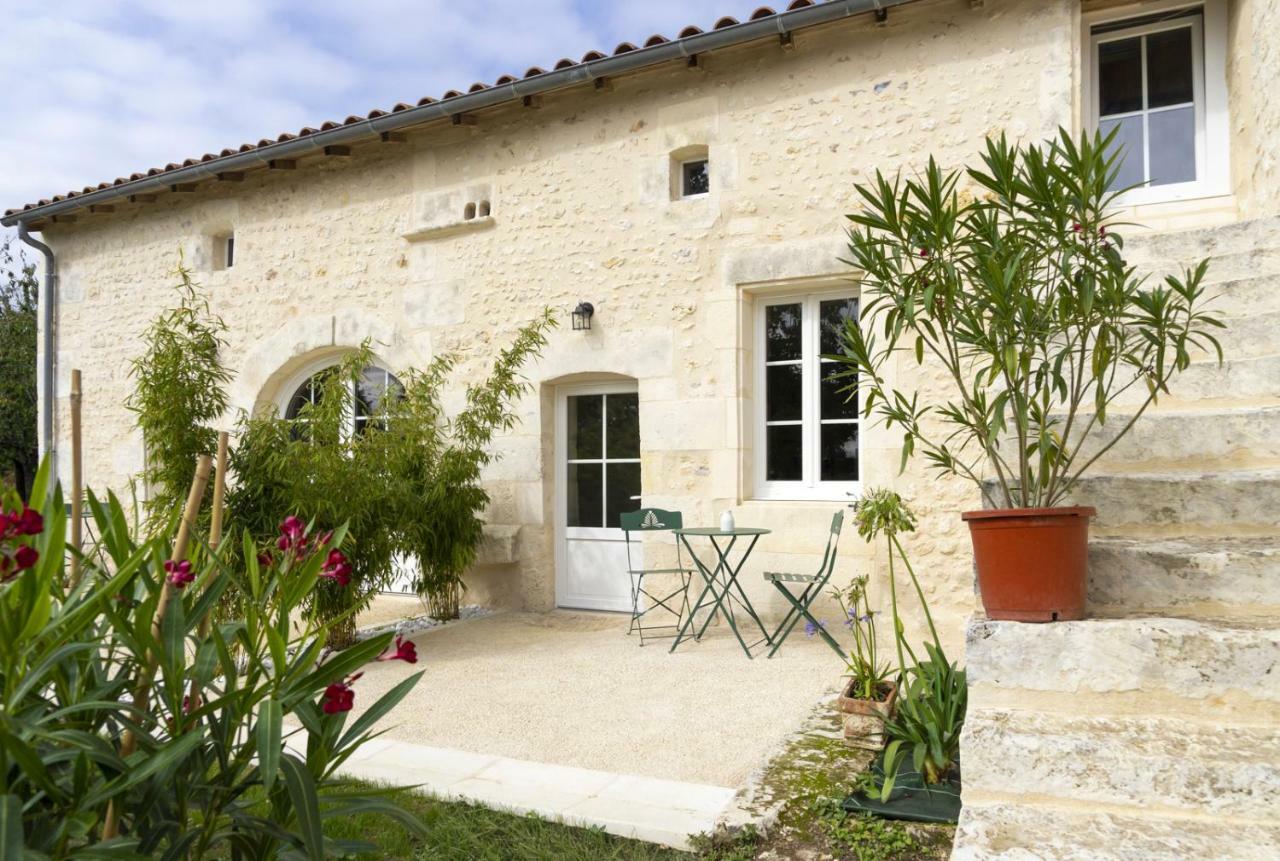 Le Clos De Tesson Buitenkant foto