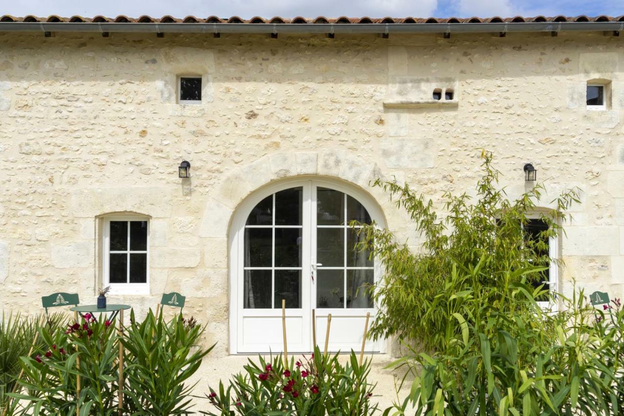 Le Clos De Tesson Buitenkant foto